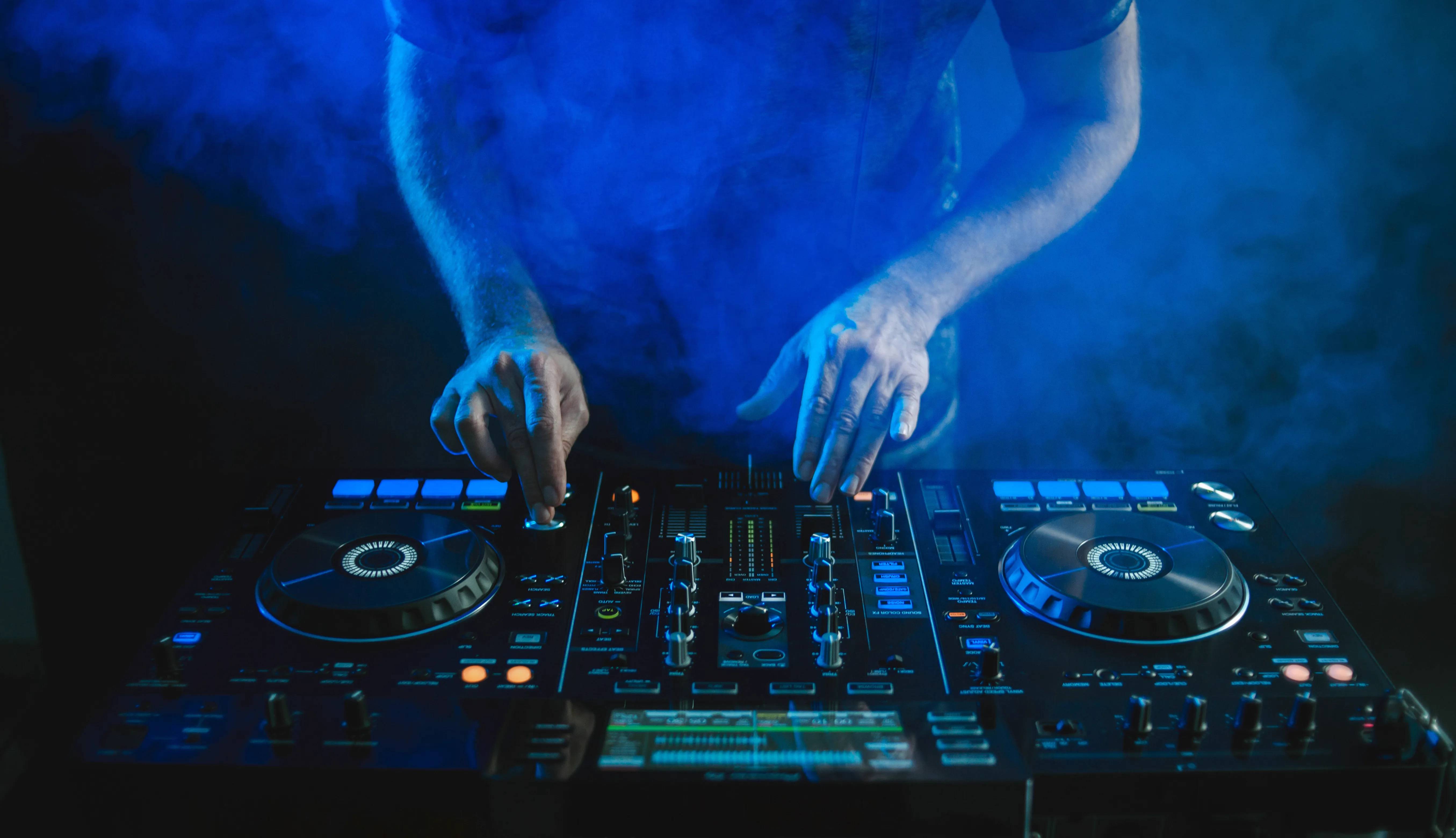 DJ gallery image