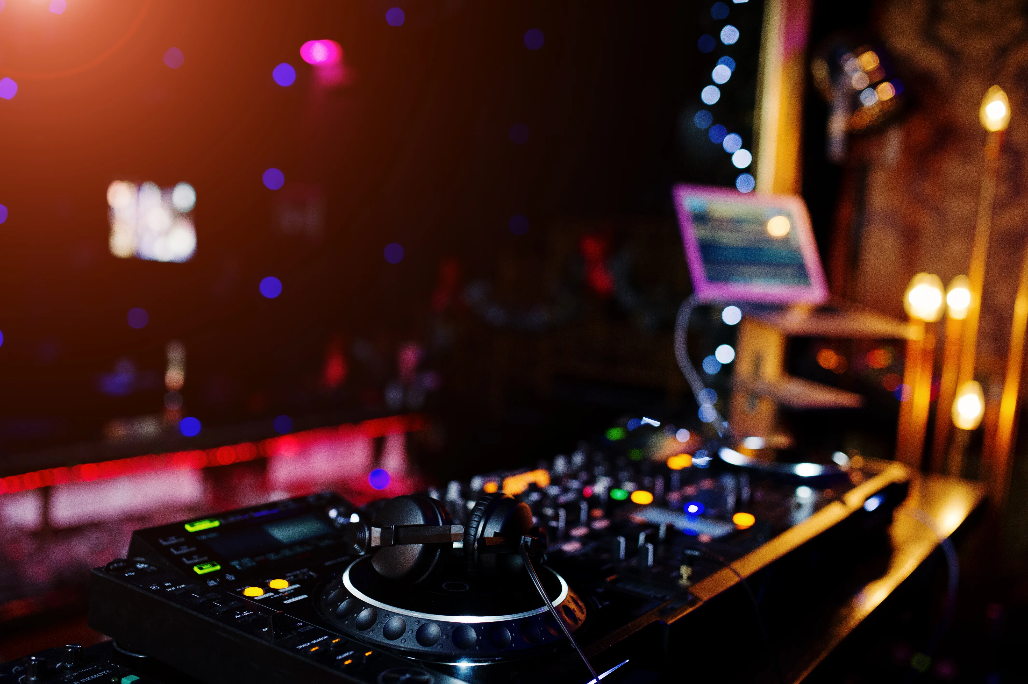 DJ gallery image